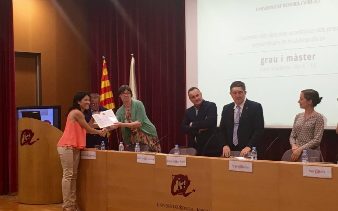 Gemma Caballé rep el Premi Extraordinari de Final d’Estudis de la URV