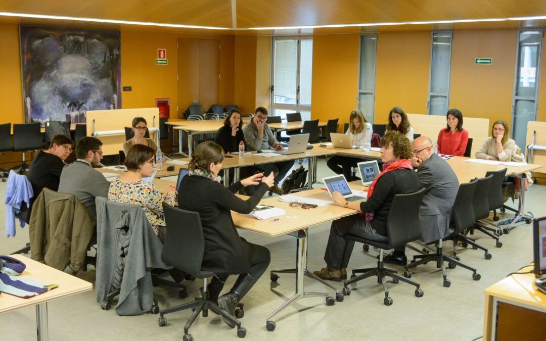 La Càtedra d’Habitatge de la URV ha organitzat una reunió de treball per a plantejar la creació d’una formació universitària