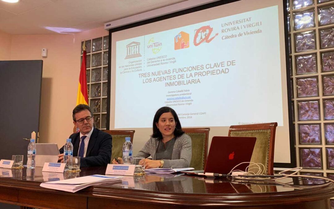 El Prof. Dr. Sergio Nasarre i Gemma Caballé van assistir a les VIII Jornades de Lletrats del COAPI