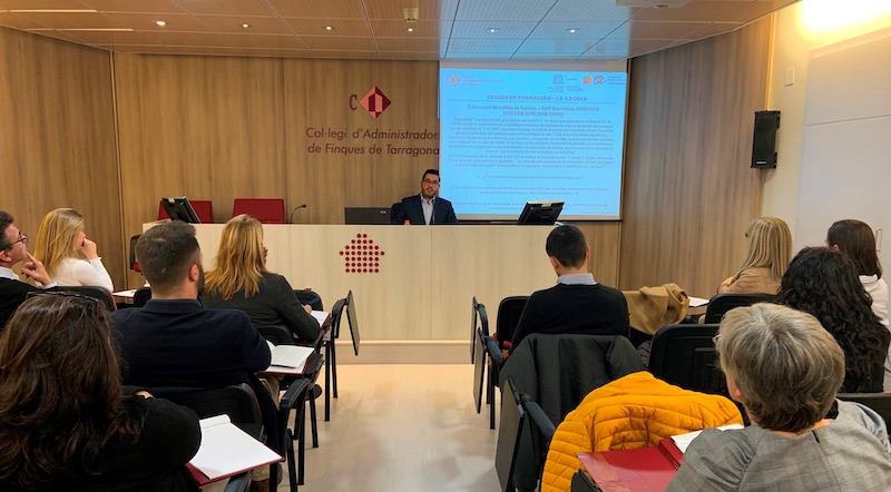 Sessió de formació sobre locals comercials en propietat horitzontal