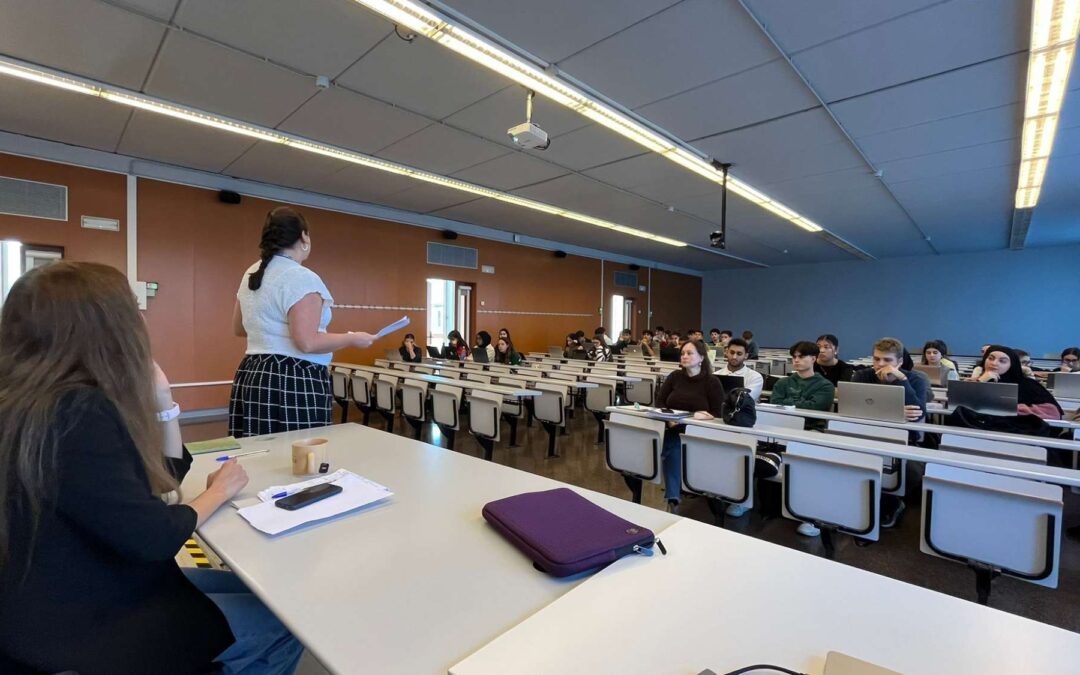 Lectures on housing and legal terminology in English